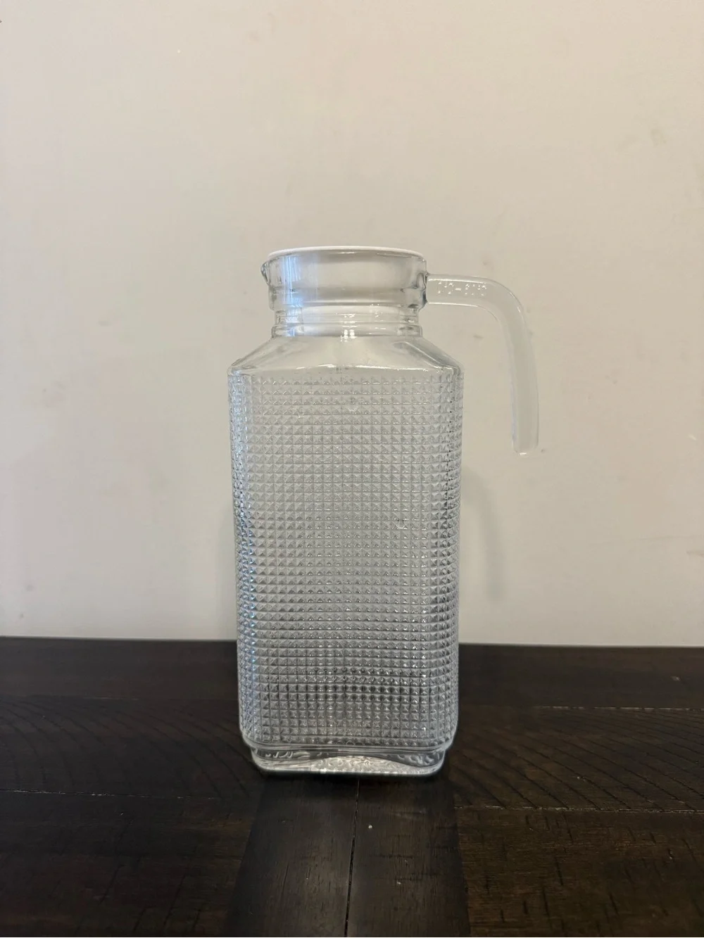 Croton Vintage Textured Glass With White Lid 50oz Beverage Pitcher Canister. Pre
